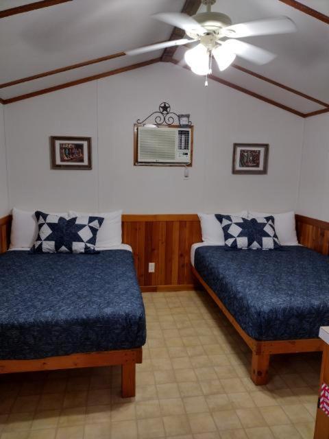 Top Of The Hill Rv Resort & Cabins Waring Exteriér fotografie