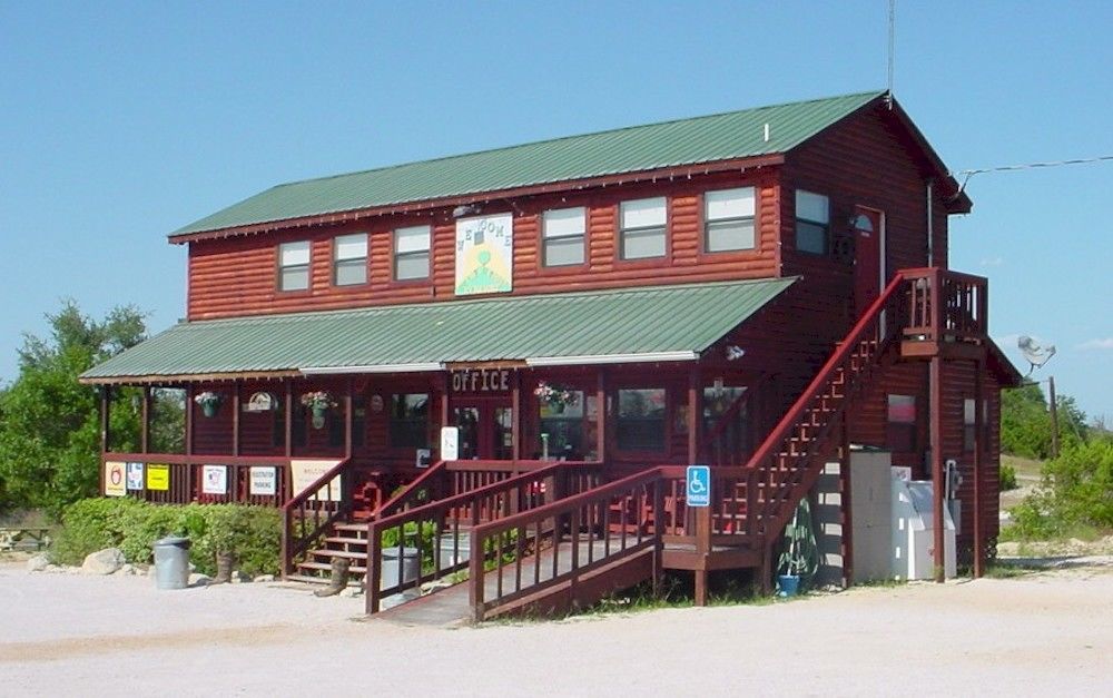 Top Of The Hill Rv Resort & Cabins Waring Exteriér fotografie