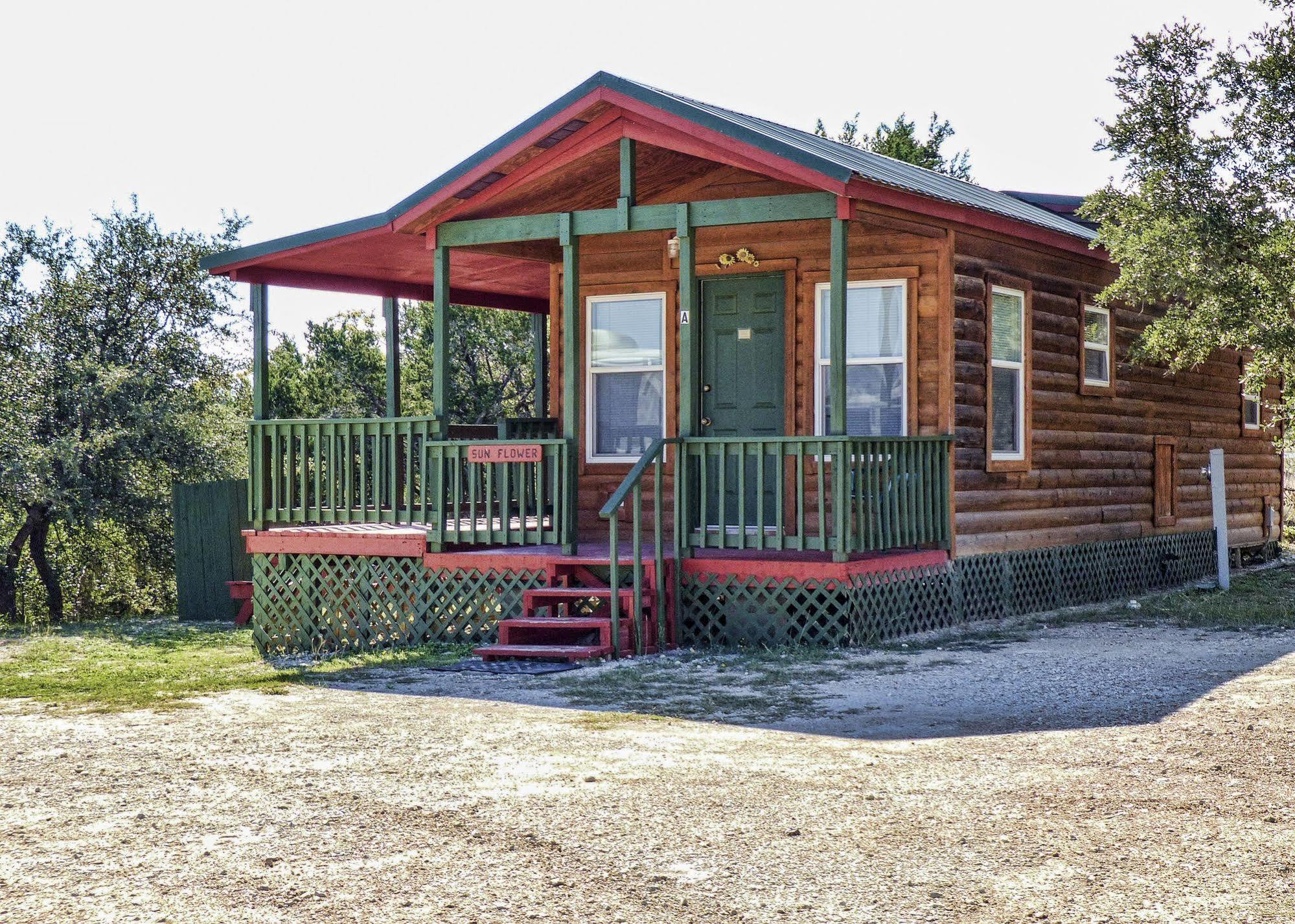 Top Of The Hill Rv Resort & Cabins Waring Exteriér fotografie