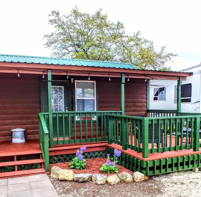 Top Of The Hill Rv Resort & Cabins Waring Exteriér fotografie